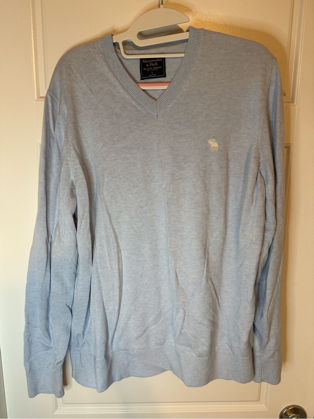 Abercrombie & Fitch Men's Pale Blue V-Neck Sweater